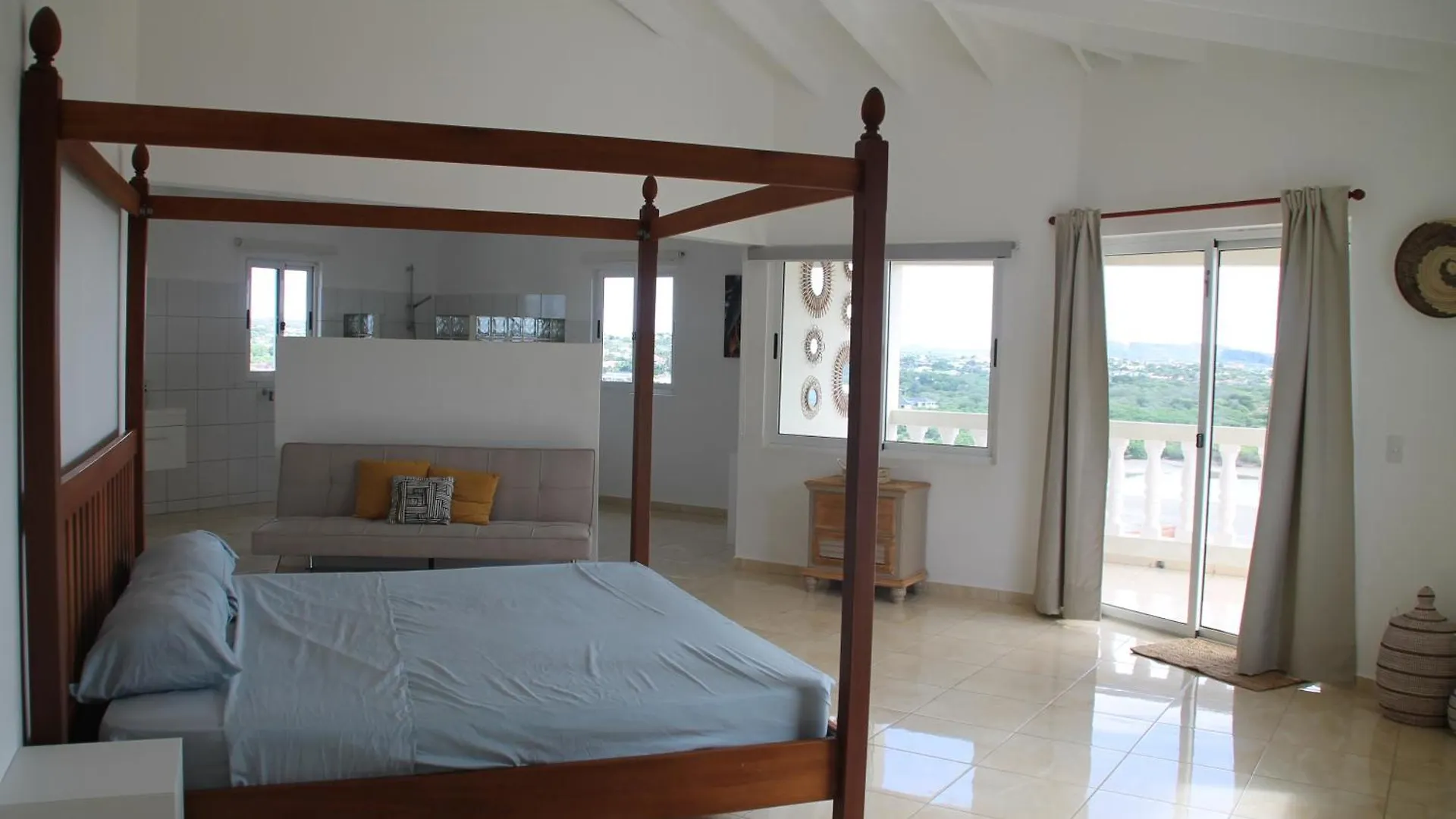 Villa Azura ウィレムスタッド
